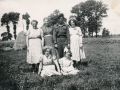 291 weer thuis met de familie in Wesepe juli 1949