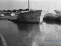 88 Een overschotje van de Jappen in de haven van Pekalongan 1949